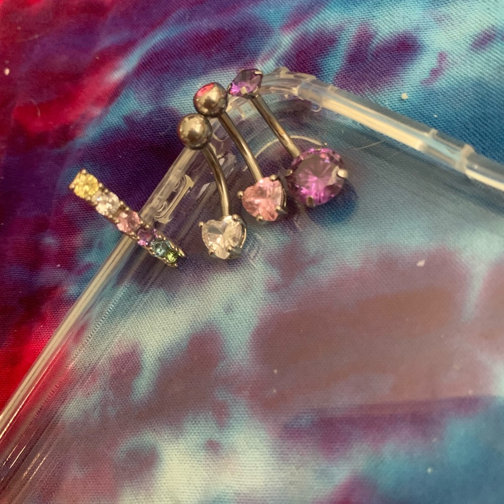4 Belly rings